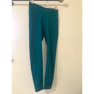 Fabletics women’s high waist 7/8 leggings size M